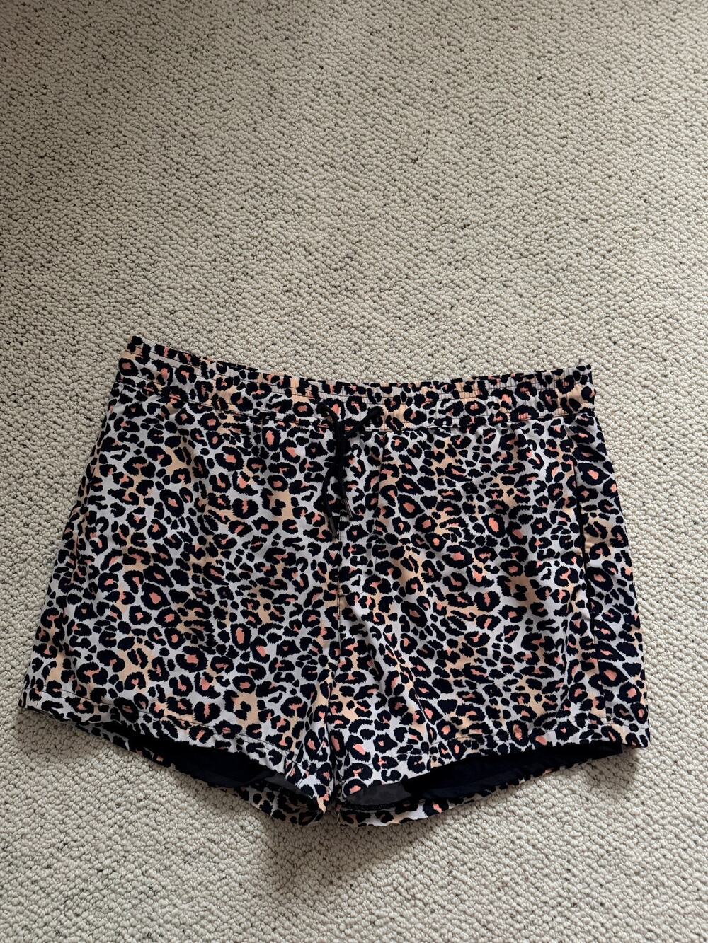 Brisira Mens Swim Trunks Medium Leopard Cheetah Print 4 Inch Inseam Lined Short